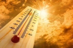Caldo estremo in Italia: 15 città da bollino rosso, cresce l’allarme sanitario